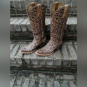Ariat Women’s Wildcat Western Boot Color: Khaki Style: 10017388 Size: 8.5B